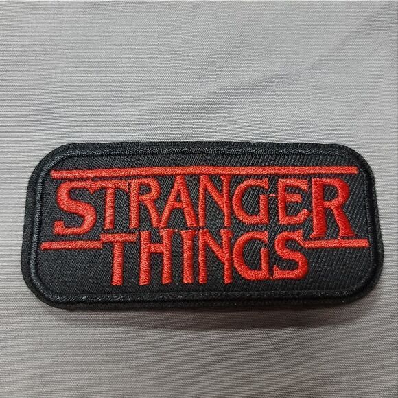 Stranger Things logo embroidered iron on patch - black & red - Picture 1 of 7